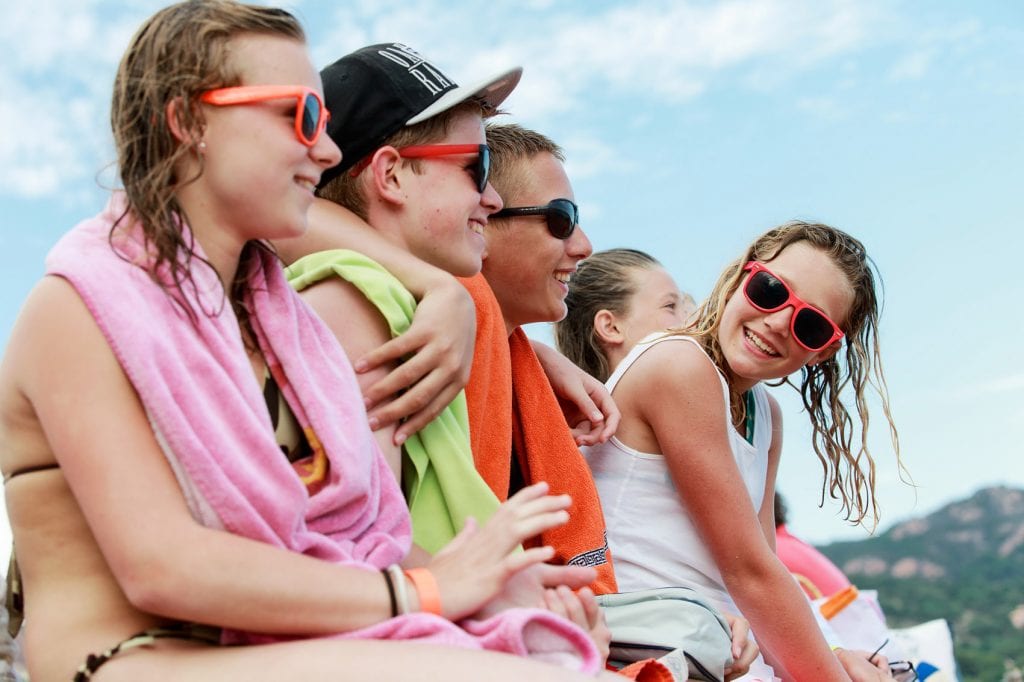 Le club ados du camping Esterel Caravaning à la plage